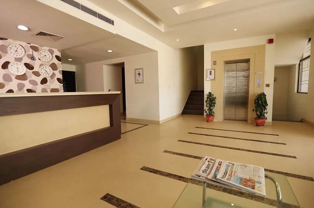 Hotel Prime Plaza Gurgaon 3*,